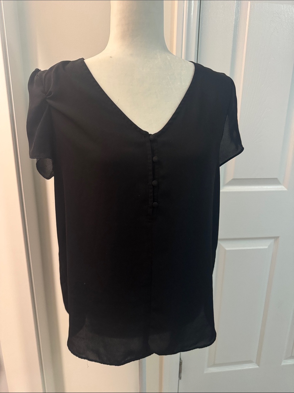 Philosophy Black V-Neck Button Front Short Sleeve Blouse